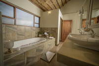 Bathroom (Bathtub & Shower) 