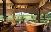 Bath tub with a view