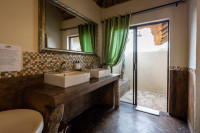 Superior Suite En-suite bathroom