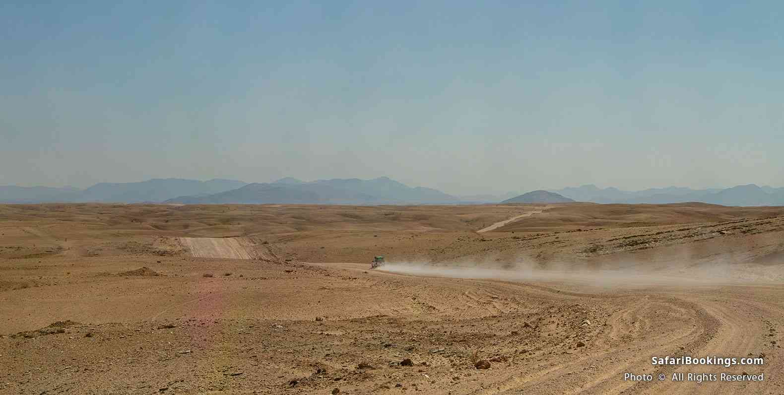 Gravel road to Swakopmund