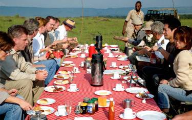 Bush breakfast after a balloon safari