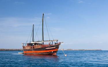 Boat taking travelers to the island