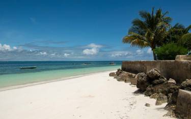 Thumbnail of White sandy beach