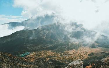 Saddle hut seen from Mt Meru