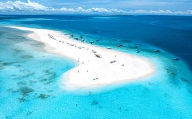 Thumbnail of Sandbank in the sea
