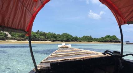 Boat arriving at the island