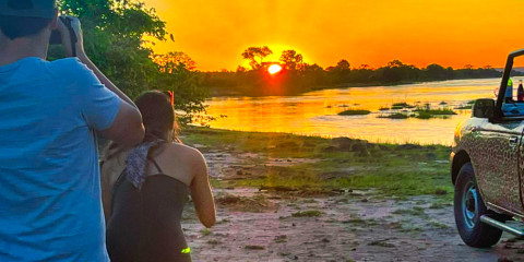 ½-Day Be First in the Park–Sunrise Safari in Zambezi NP