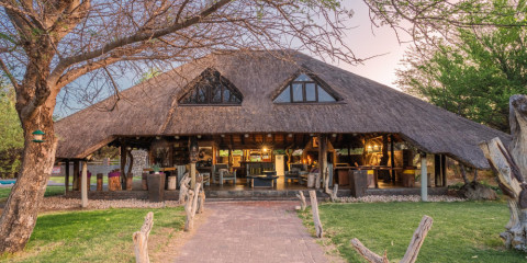7-Day Botswana Grasslands & Saguni Safari Lodge Tour