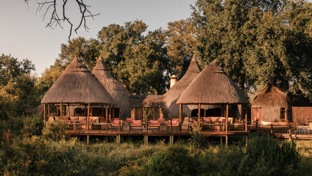 Luxury Safari at Hoyo Hoyo Safari Lodge