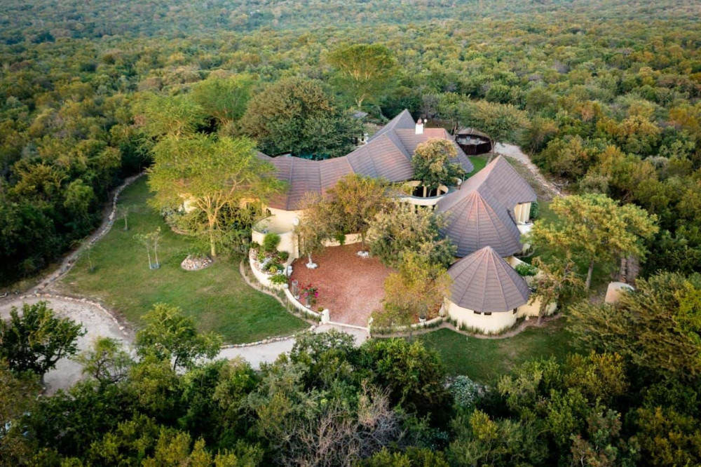 Kapama Buffalo Fly-in Safari from Johannesburg