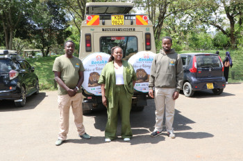 Renaka Tours team with partner and driver by safar